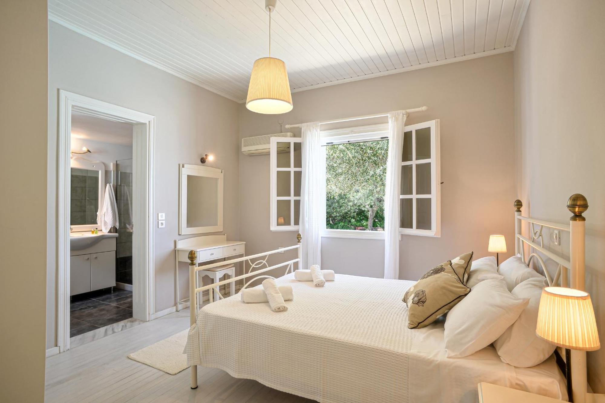 فيلا Lioniskari Seaviews - Paxoi'S Private Pool Oasis Porto Ozias المظهر الخارجي الصورة